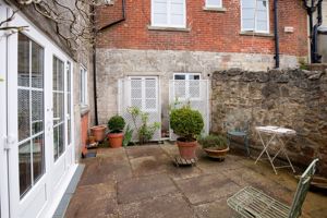 Courtyard Garden- click for photo gallery